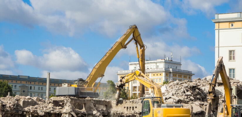 Demolition,On,Building,Site,With,Excavator